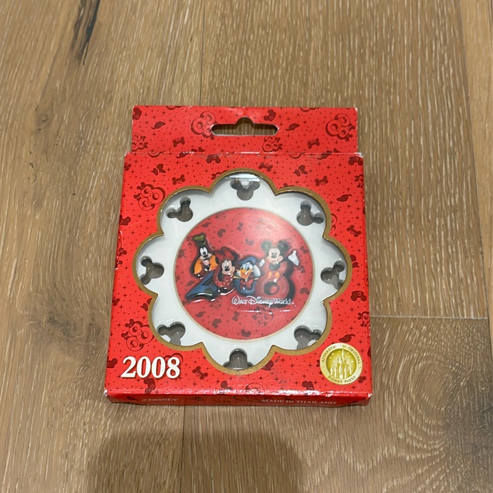 NIB 2008 WDW collectible ornament